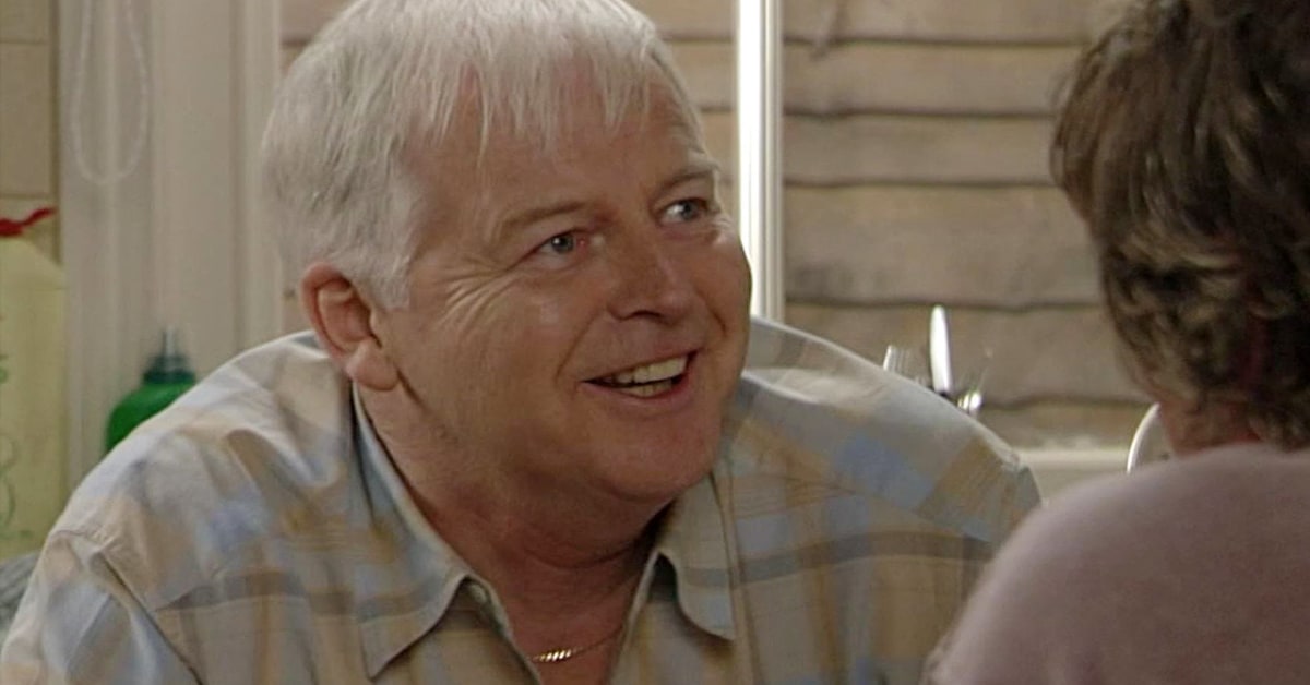 Watch Classic EastEnders Series 21 Episode 90 Online